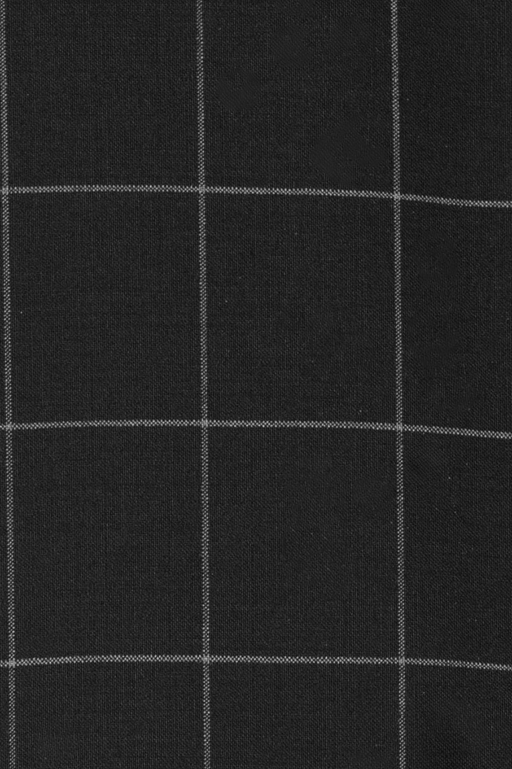 Costum negru in carouri 2