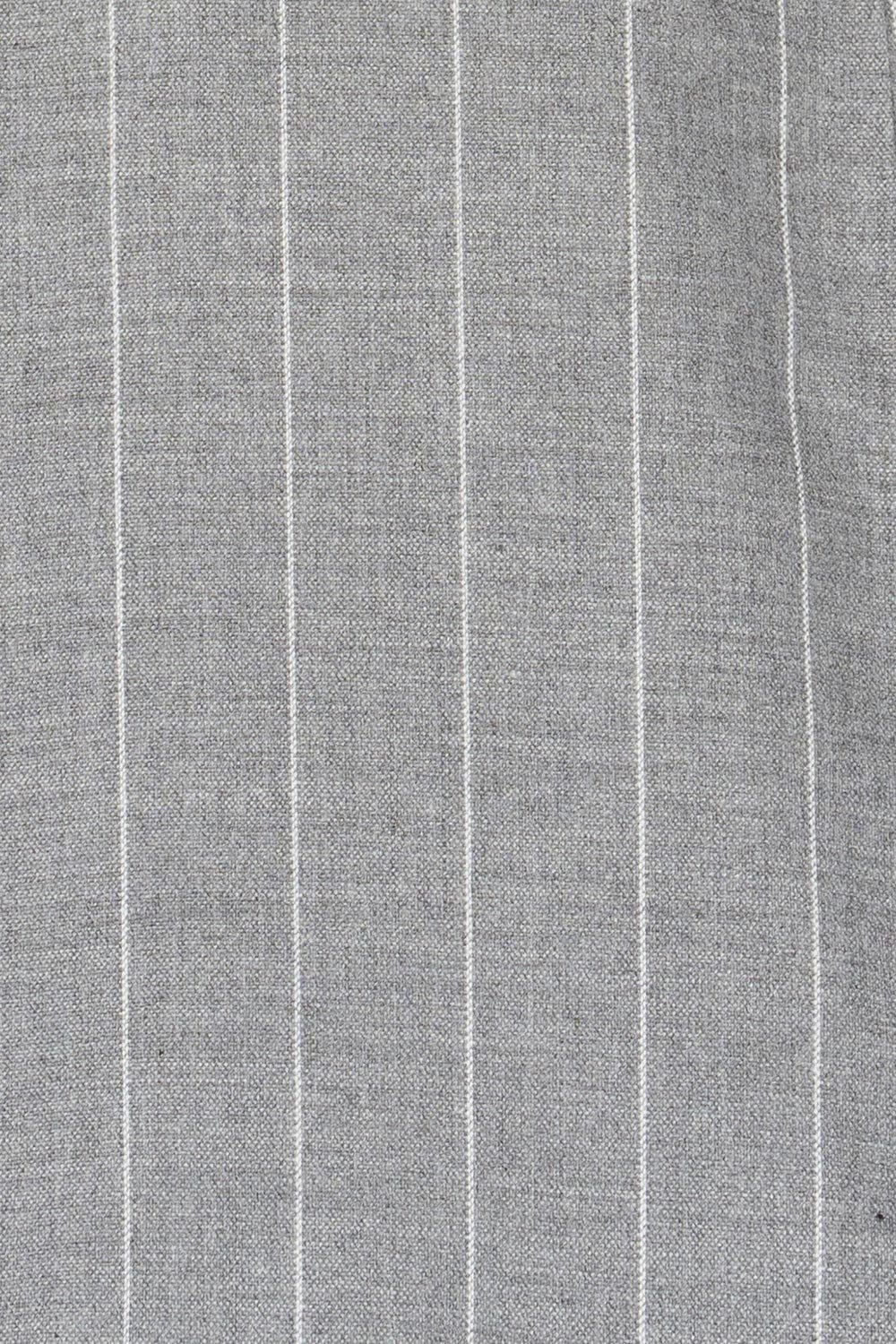 Slim body grey stripe suit 3