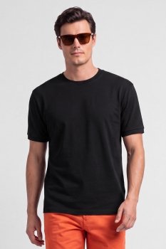 Black plain t-shirt