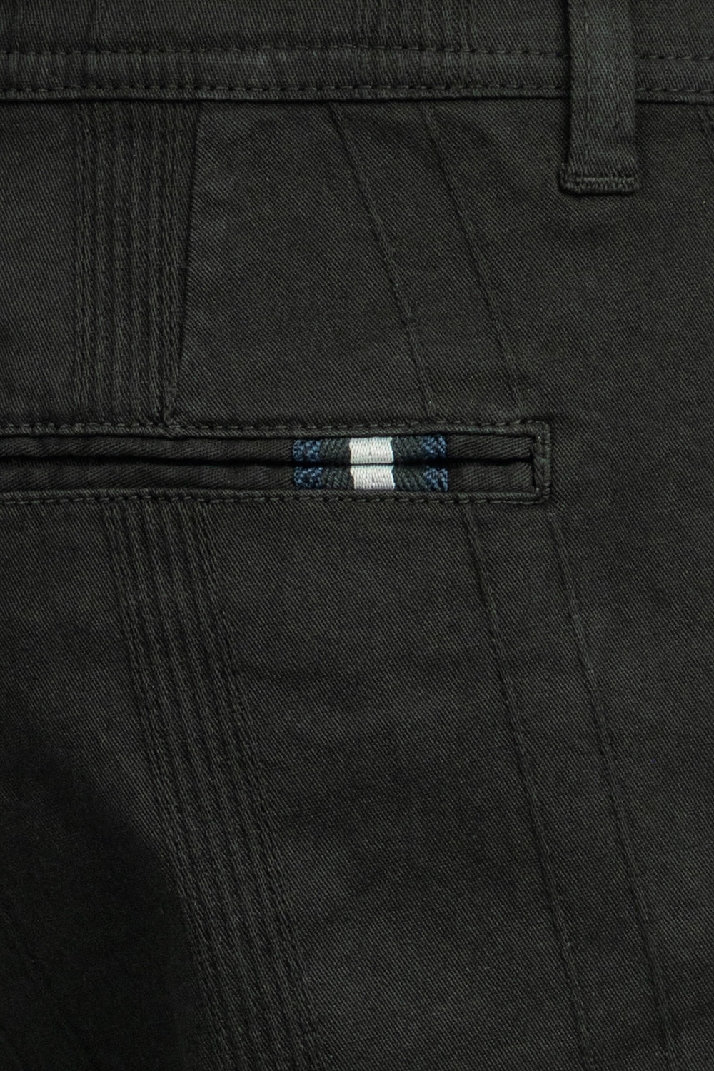 Pantaloni scurti slim negri uni 2