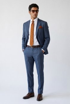 Costum slim albastru in dungi