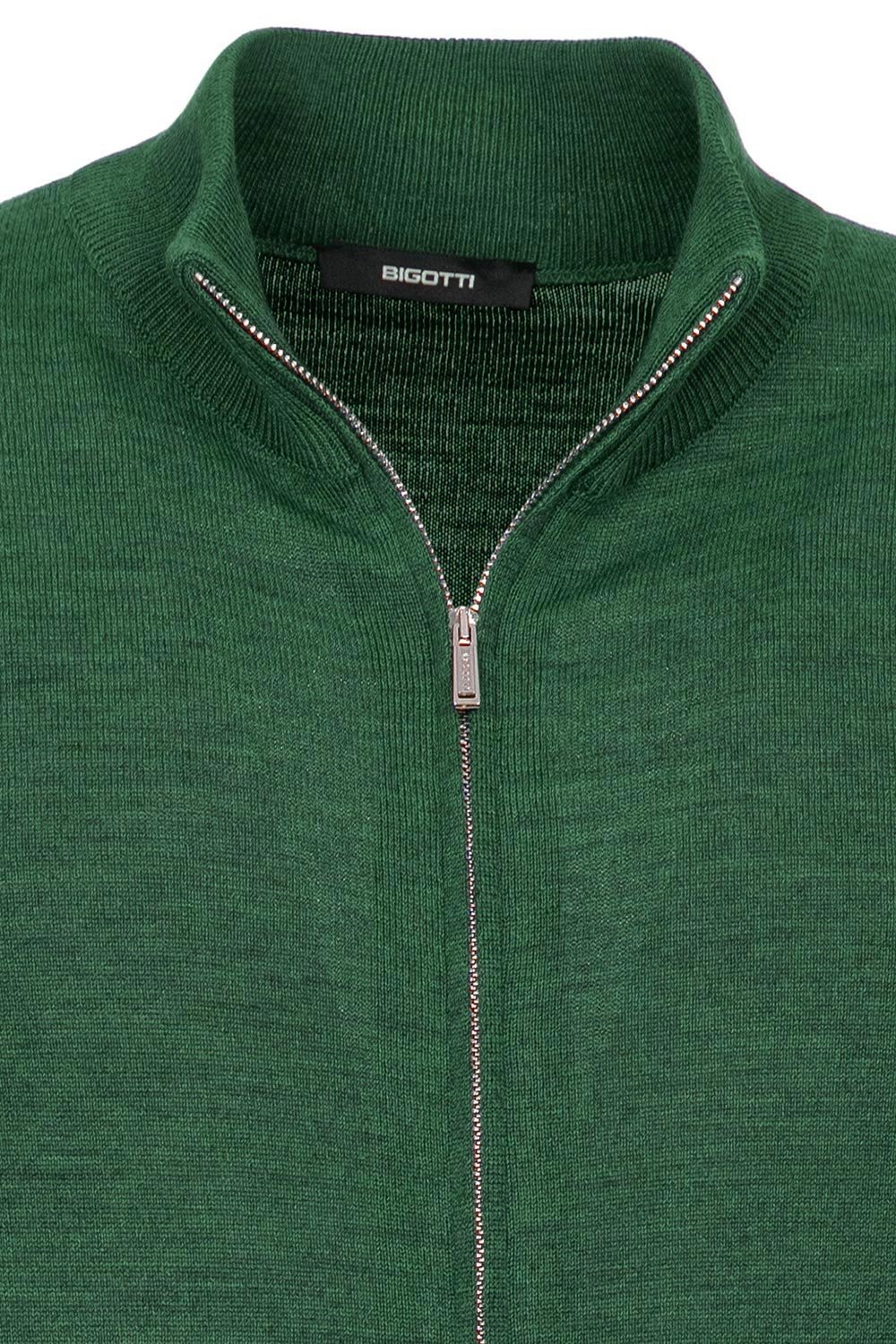 Slim body green sweater 1