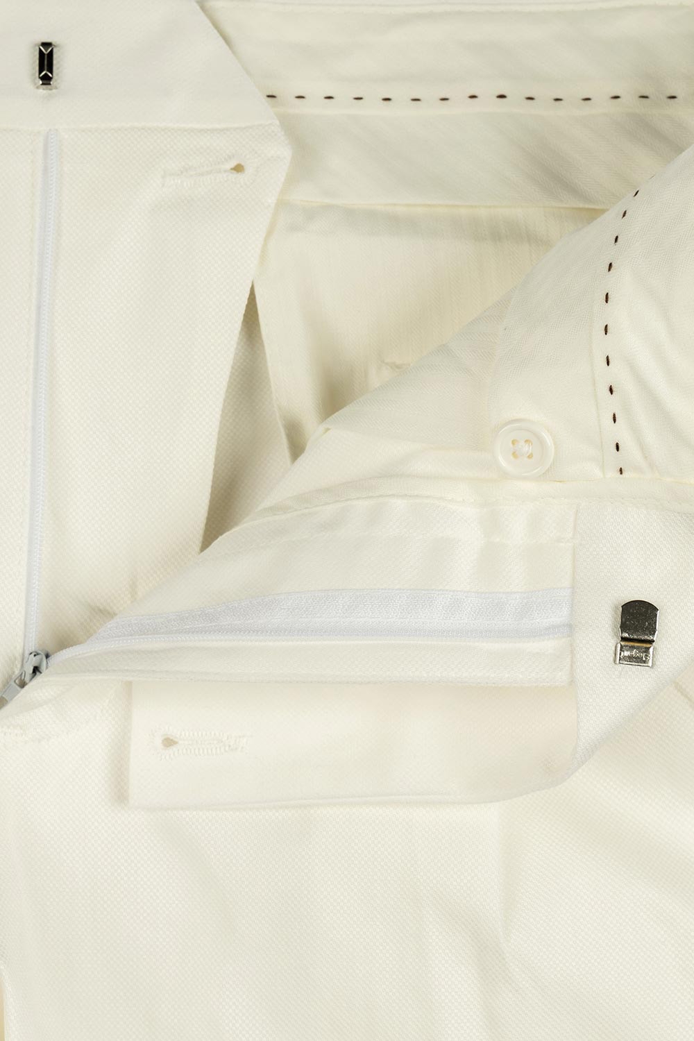 Slim body beige plain trousers 2