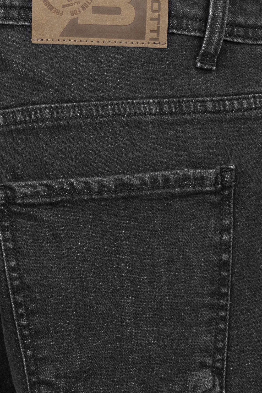 Black jeans 3