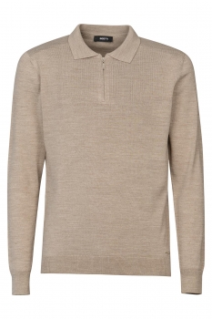 Slim body beige sweater