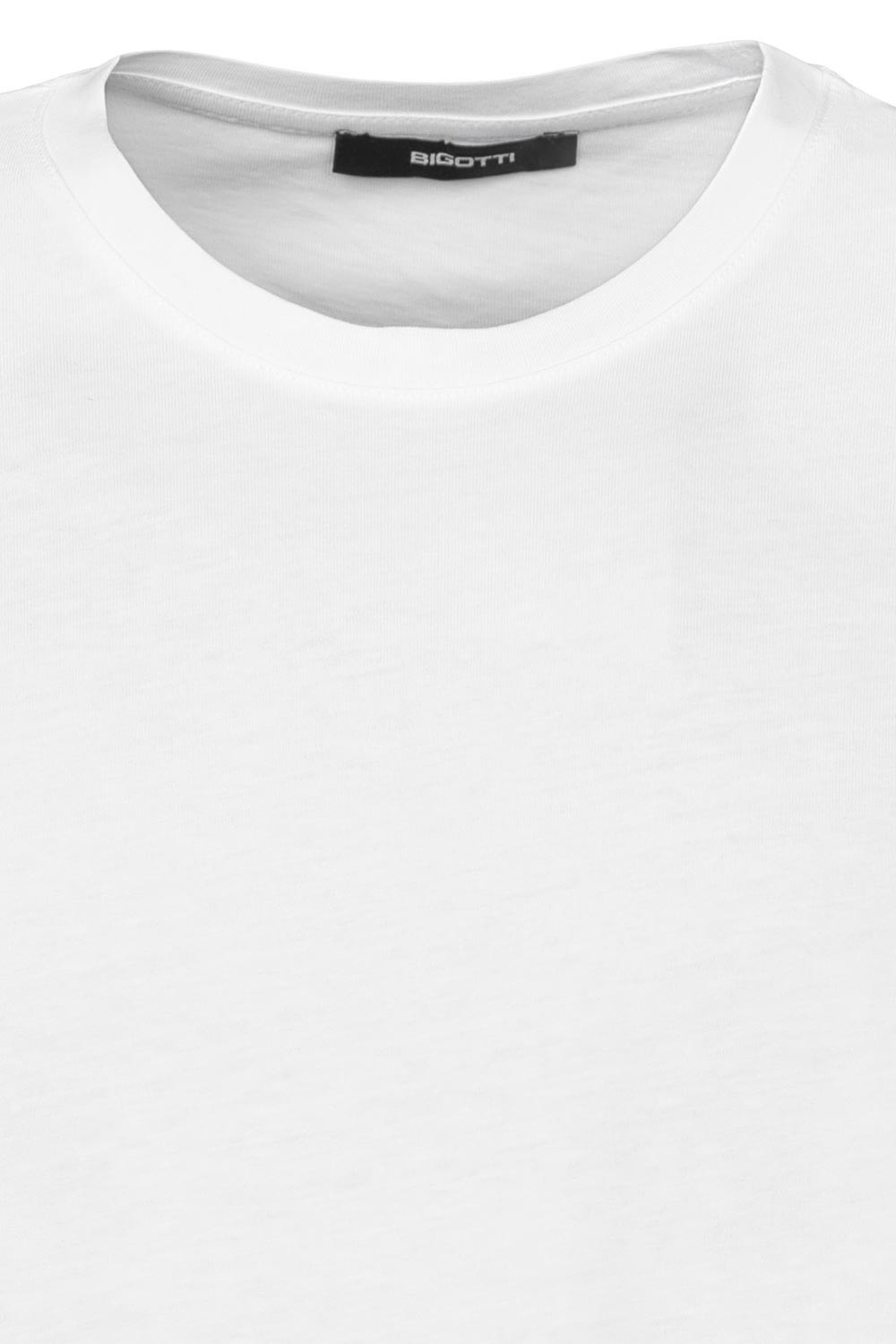 White t-shirt 2
