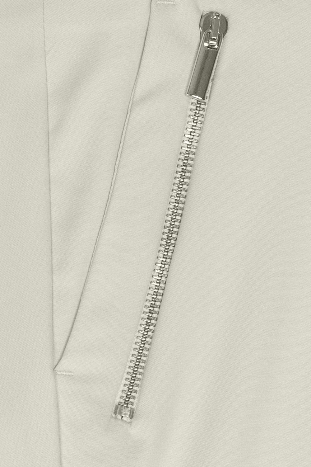 Pantaloni slim bej uni 1