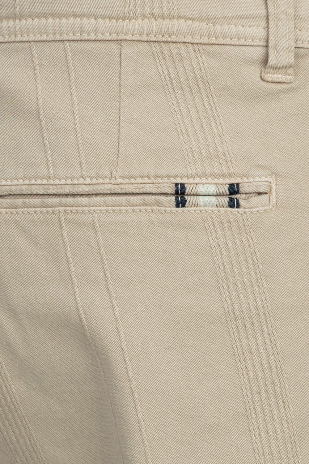 Pantaloni scurti slim bej uni 2