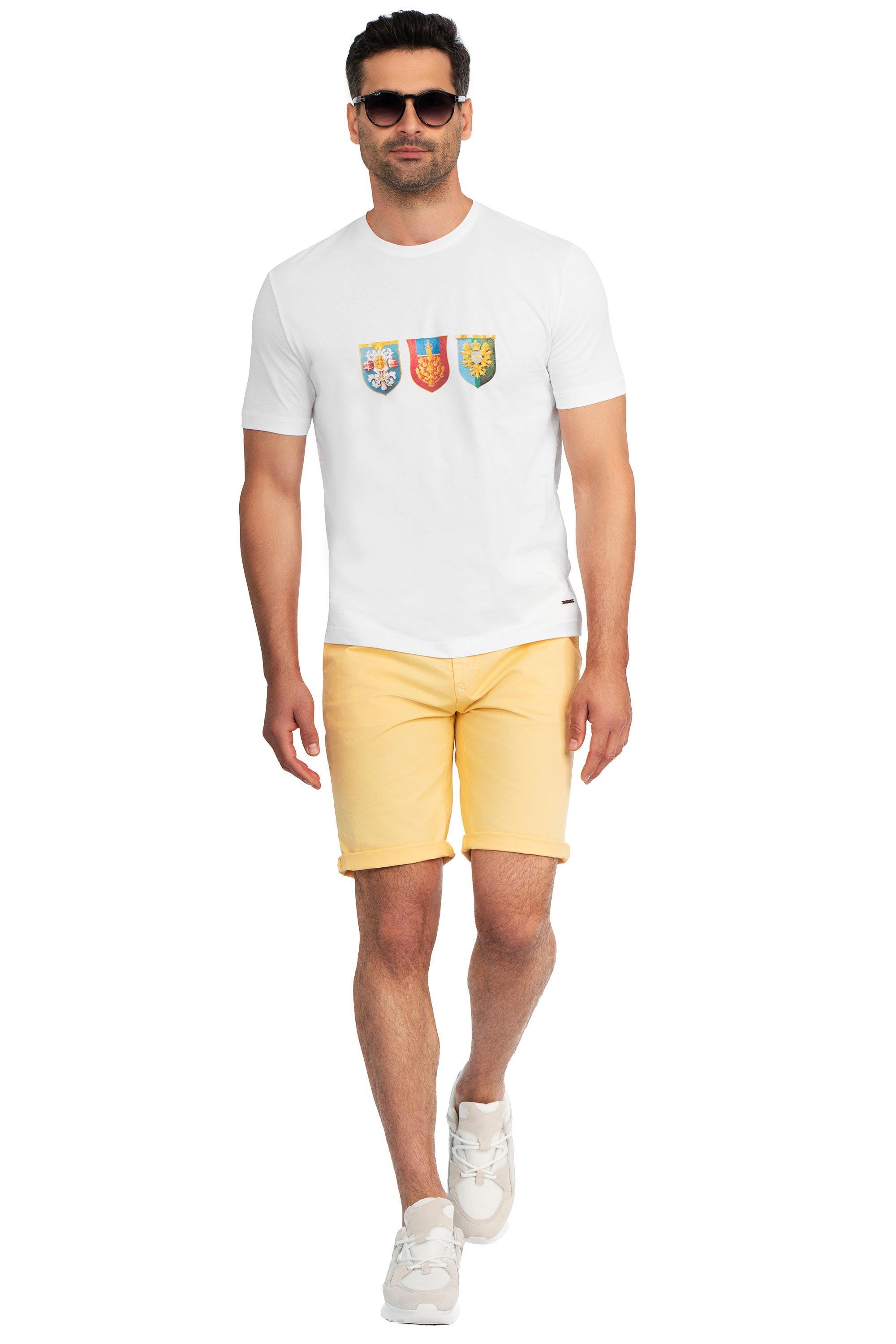 White t-shirt 3