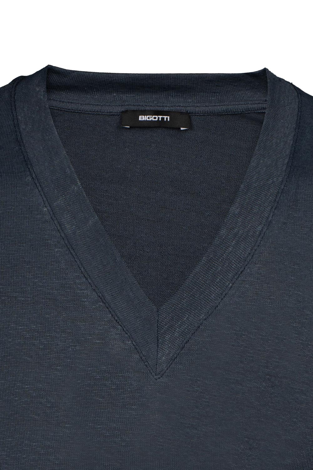 Tricou din in slim bleumarin guler in v 1