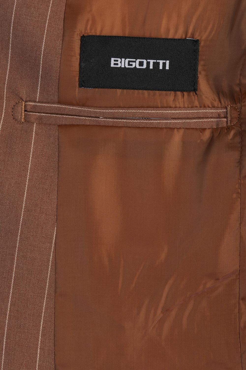 Costum slim camel cu dungi 1