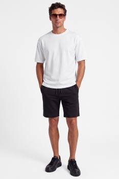 Pantaloni scurti slim negri uni