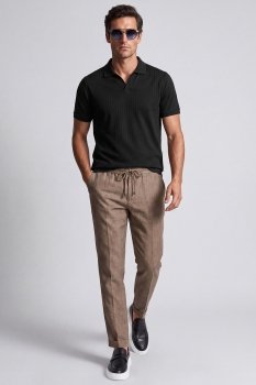 Slim body brown plain trousers
