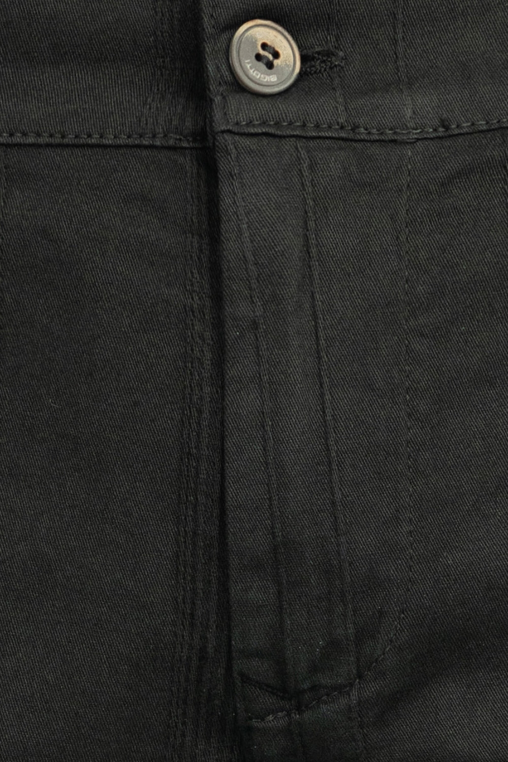 Pantaloni scurti slim negri uni 1